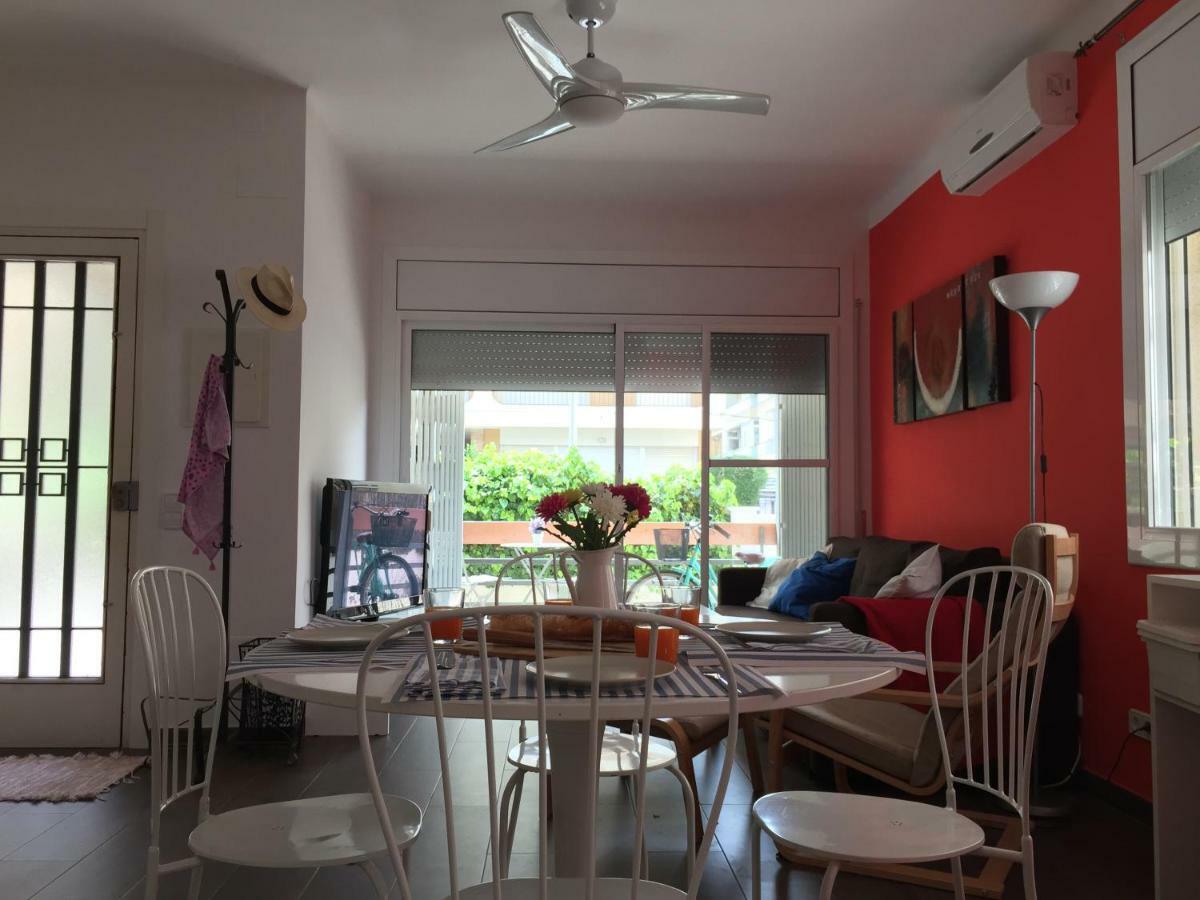 Nice Apartment 80 Meters From The Beach Calafell Ngoại thất bức ảnh